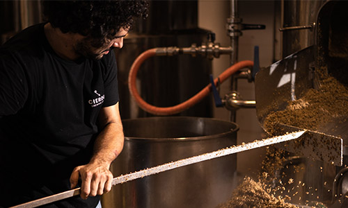 Breweries & Distilleries Breweries & Distilleries