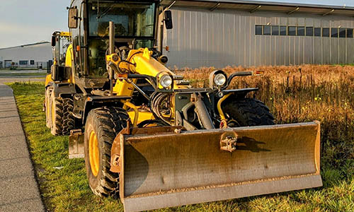 Bulldozers & Earthmoving Equipment Bulldozers & Earthmoving Equipment