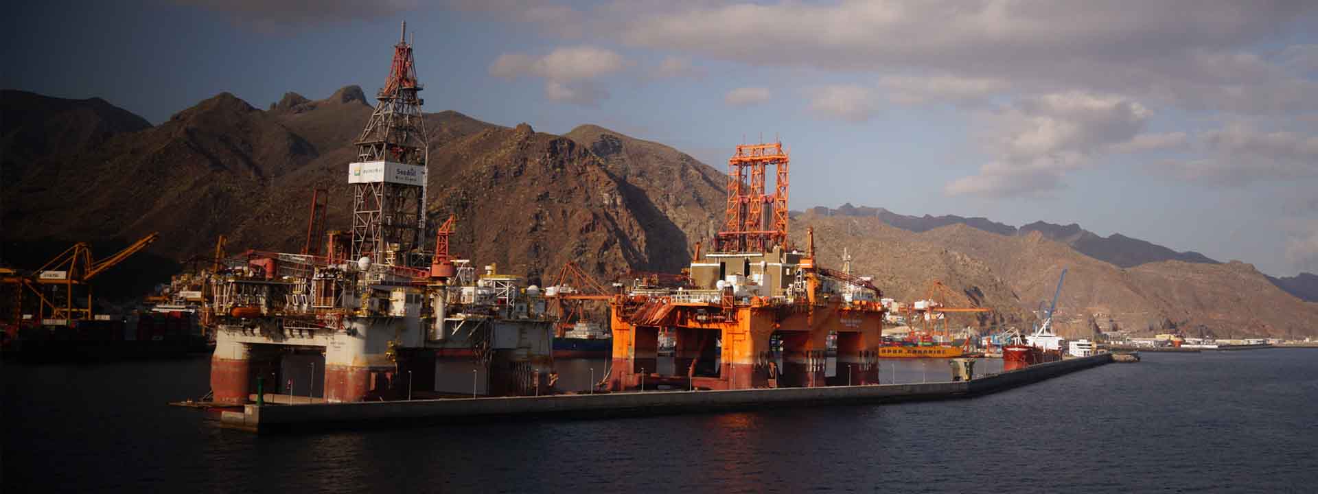 Guide to Selecting Industrial Hoses for Oil and Fuel Transfer