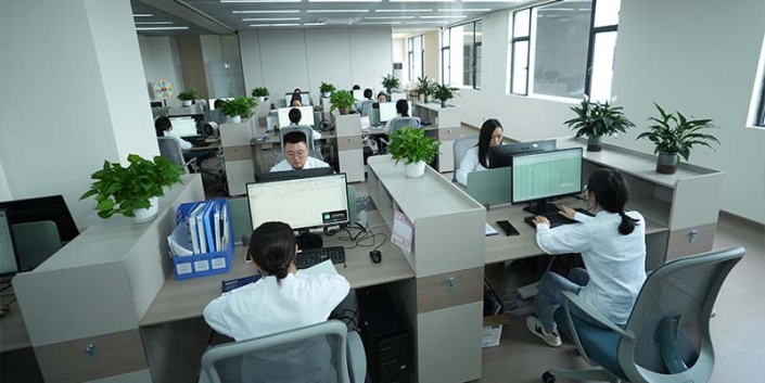 Service Team (2)