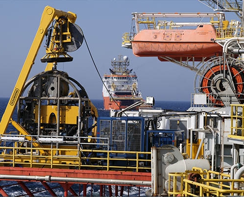 The Ultimate Guide to Selecting Industrial Hoses for Oil and Fuel Transfer